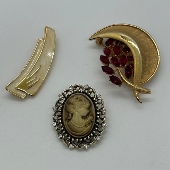 Brooch Lot Vintage Monet Gold-Tone BSK Rhinestone Modern Victorian-Style Cameo - Picture 1 of 11